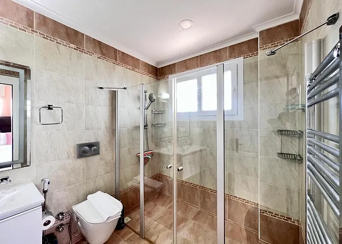 Güllü Villa *