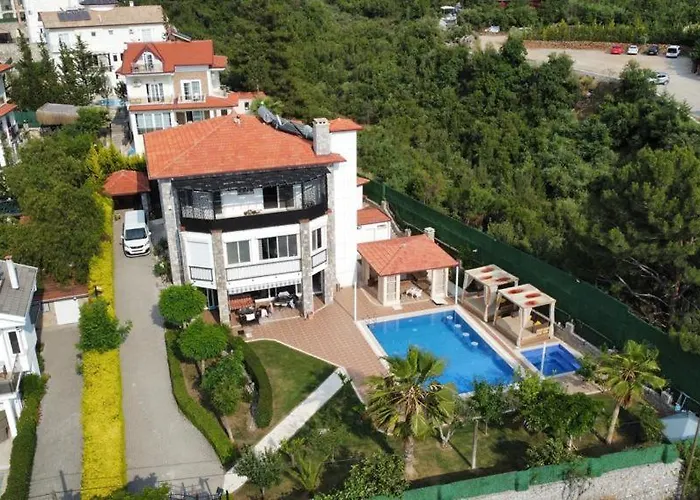 Güllü Villa *